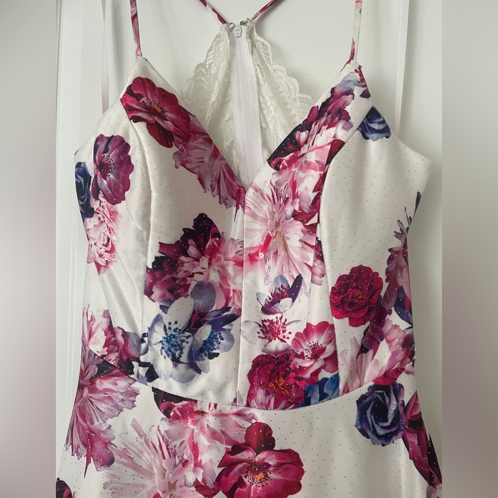 Gorgeous FloralProm Dress: Never worn! City Studio formal dress, floral, size 9.
